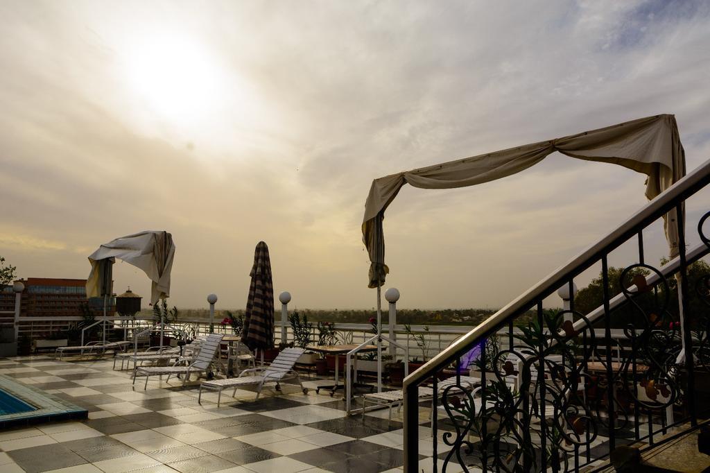 New Pola Hotel Луксор Экстерьер фото